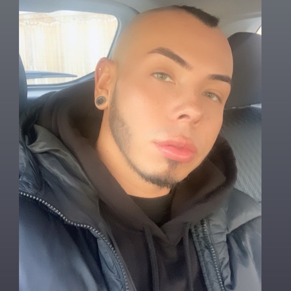 Meet your Posher, Jamesson - Picture 3 of 9